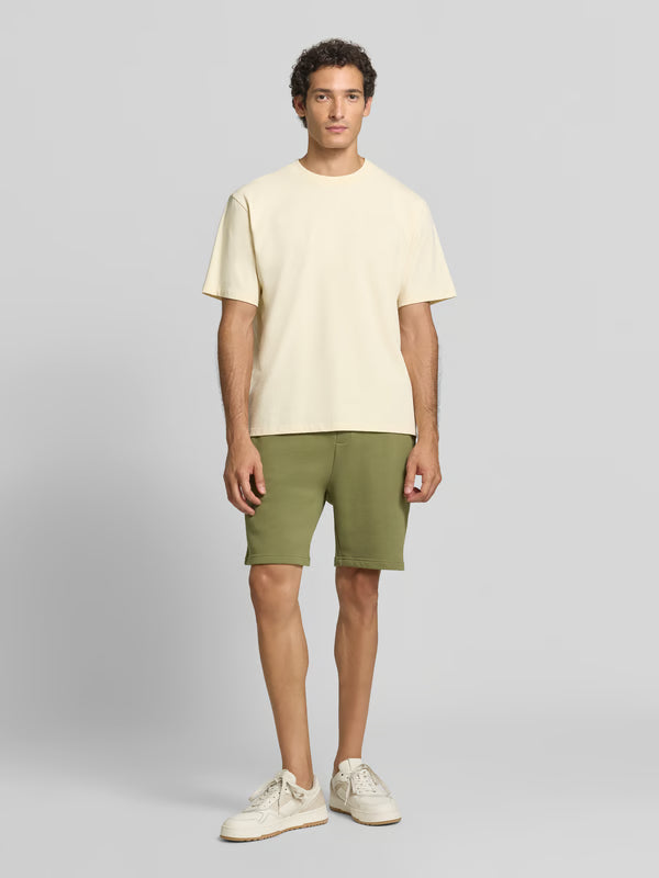 Scotch & Soda Shorts with label badge and elastic waistband in grass