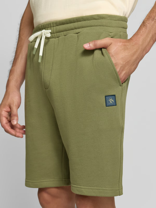 Scotch & Soda Shorts with label badge and elastic waistband in grass
