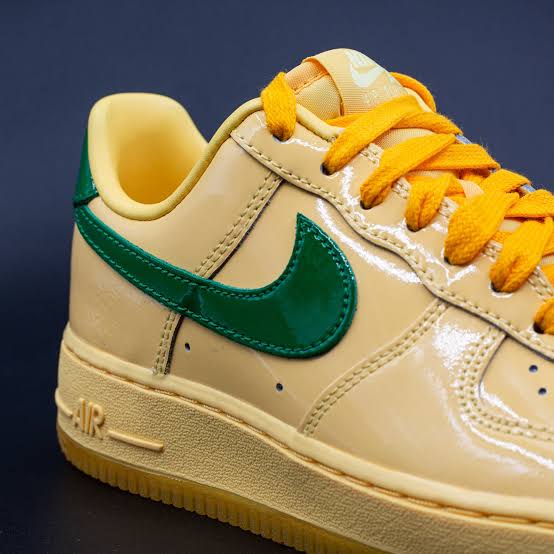 Nike Air Force 1 Low Patent Leather Topaz Gold Pine Green (IO4489-700)