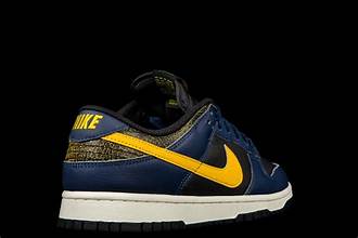 Nike Dunk Low Vintage Michigan (FZ4014 010)