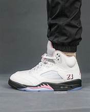 Air Jordan 5 Retro 'Medium Soft Pink' (HQ7978-102)