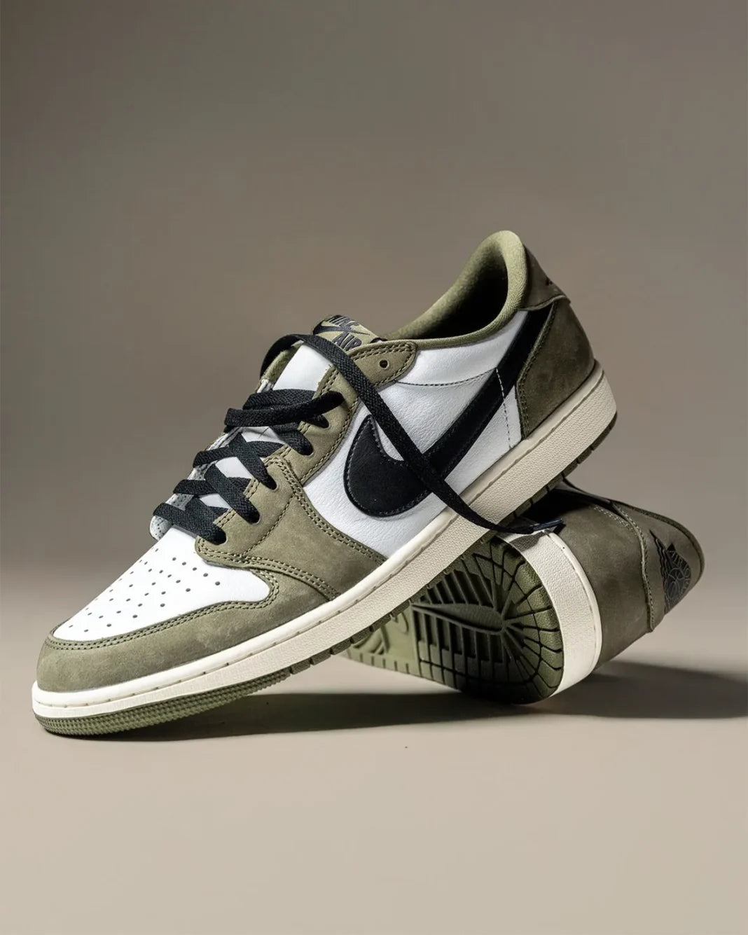 Air Jordan 1 Low OG “Medium Olive” 2026 (HQ6998-200)